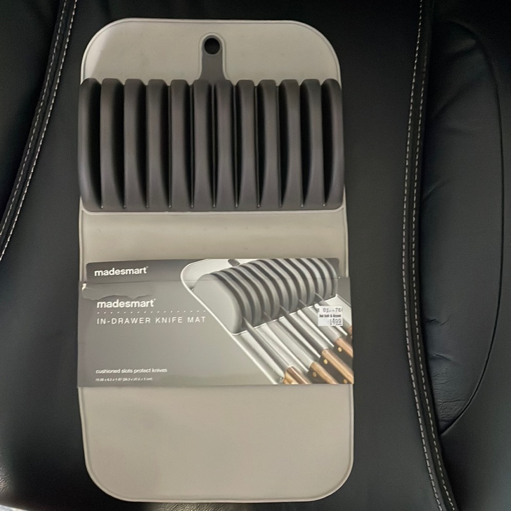 Made smart in drawer knife mat NWT